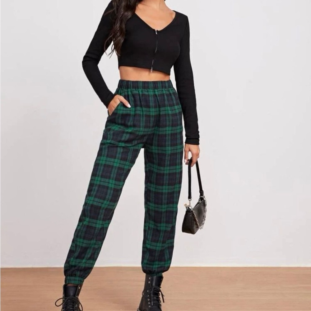 Green plaid joggers sweatpants